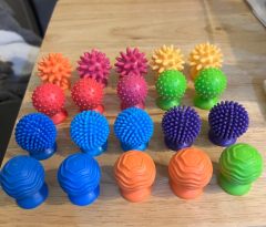 Silicone Sensory Squeeze Toy,Silicone Sensory Squeeze Toy, Textured Sensory Toys Powerful Suction Cups Stress Relief Relaxation Bath Toys for Adults Kids Random Color