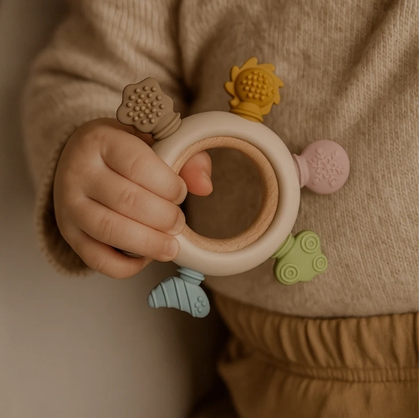 Silicone Baby Teething Crab Toy,2025 New Silicone Baby Teething Crab Toy Safe Durable Infant Chewing, Colorful Cartoon Crab Baby Teething Toy