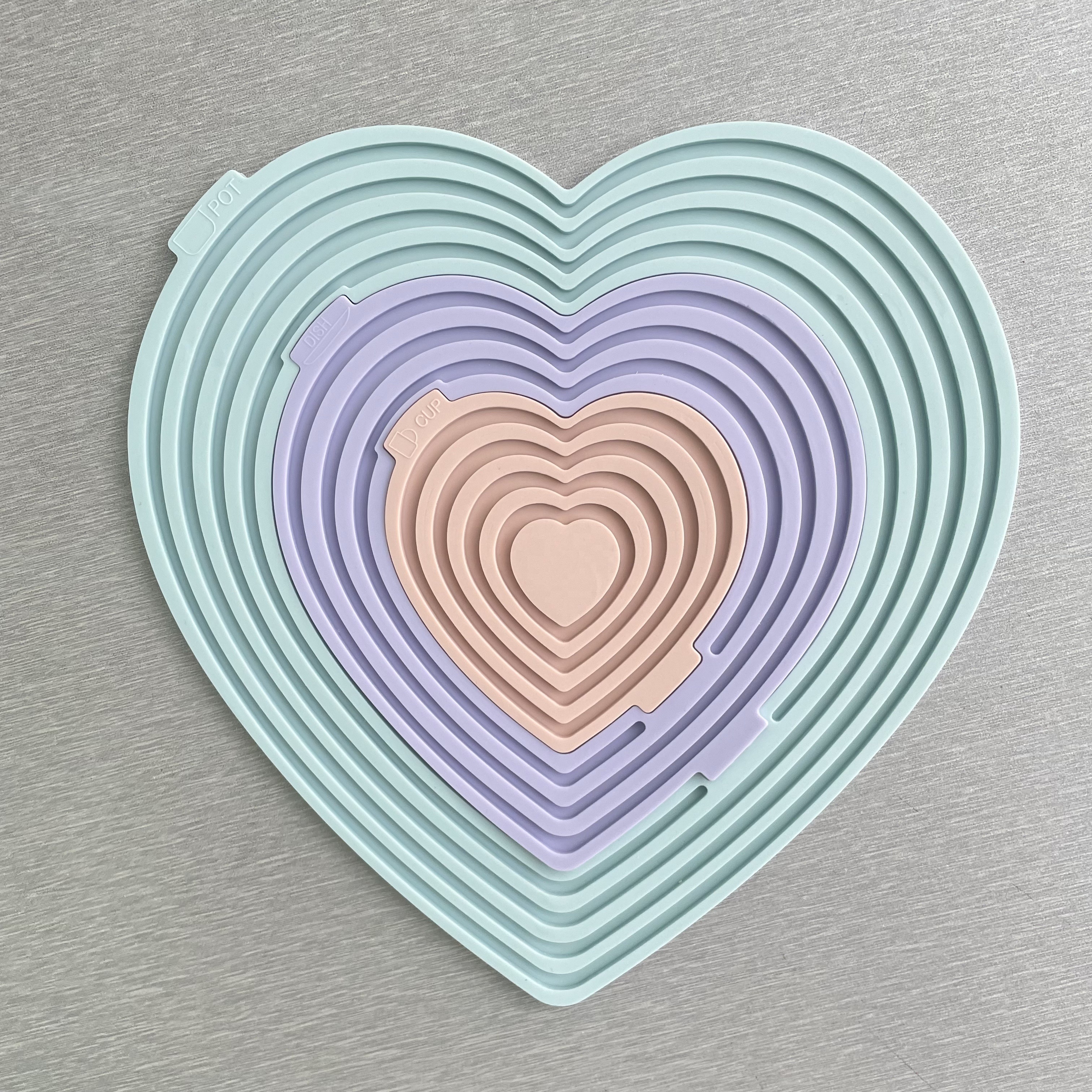 3 in 1 Silicone Nesting Mats,New 2025 Heart Shaped Silicone Pad Heat Resistant Table Mat Coasters for Decor Cup Plate Mat, 3 in 1 Silicone Nesting Mats