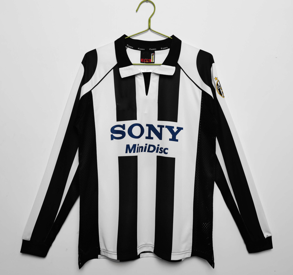 Long sleeved: 199798 Juventus Home Season Retro