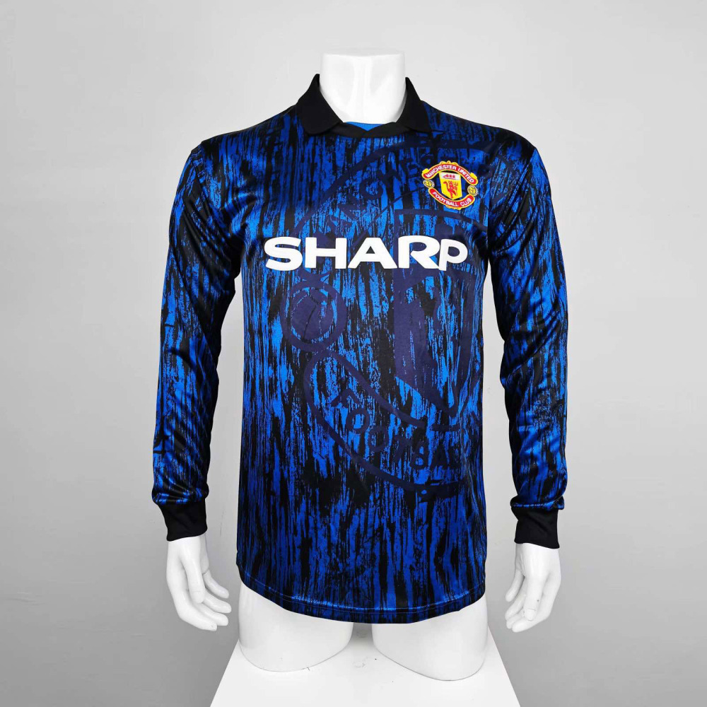 Long sleeves: Manchester United away in the 199293 season  Retro