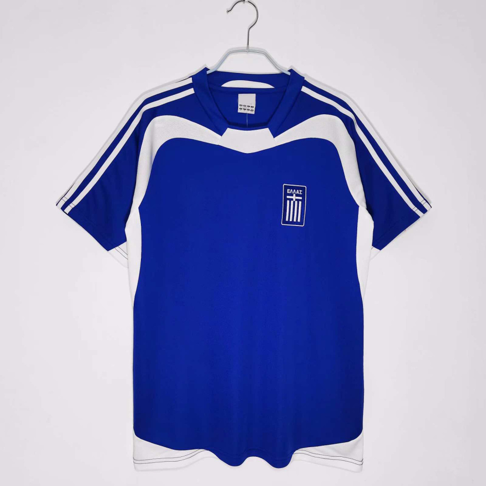 In the 2004 season, Greece played at home retro