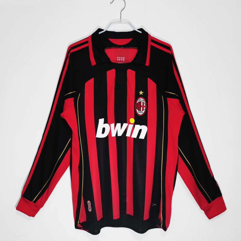 Long sleeves: AC Milan's home court for the 200607 season Retro