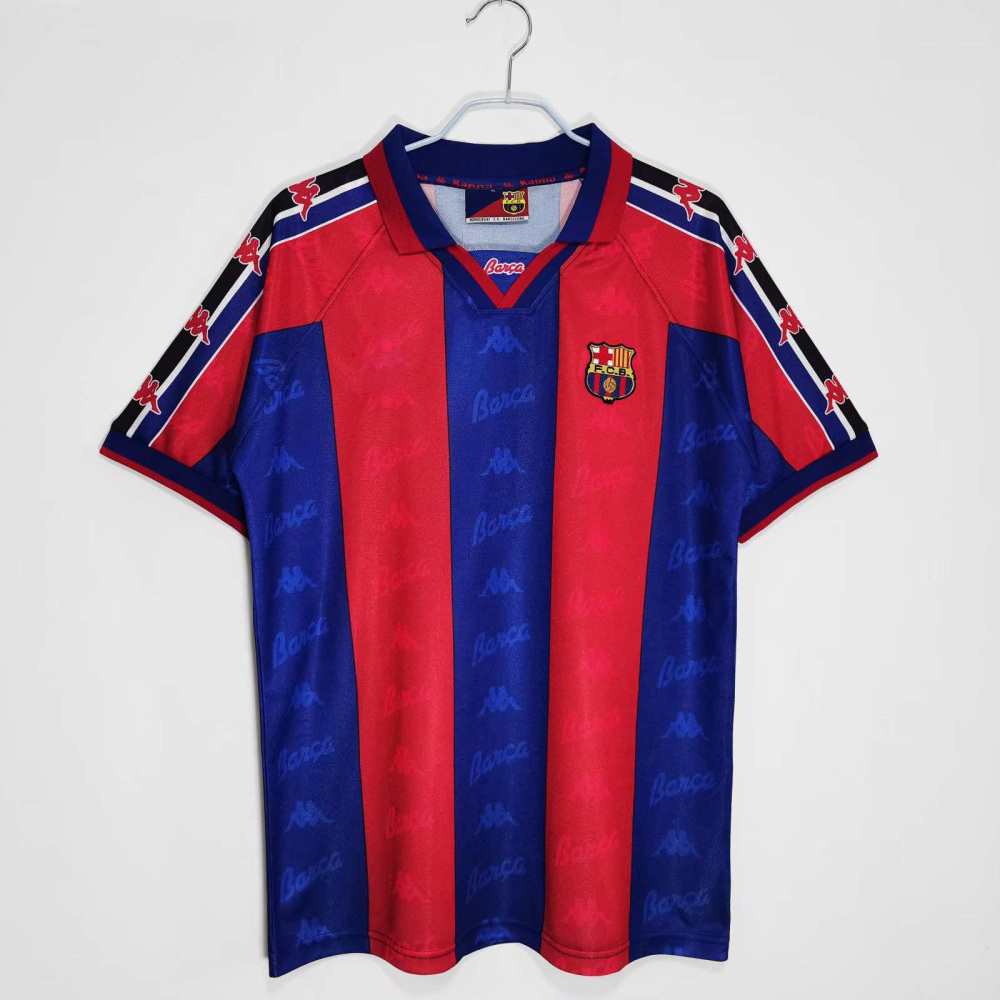 In the 199597 season, Barcelona played at home retro