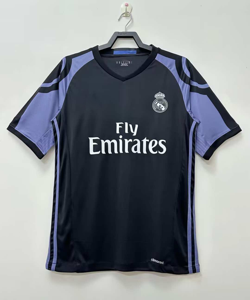 16-17 Real Madrid two away team retro