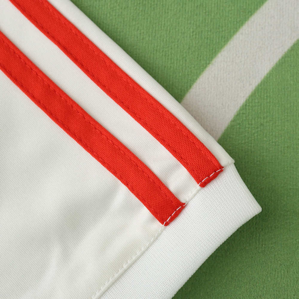 2425 Manchester United F.C. Training shirt Fan version