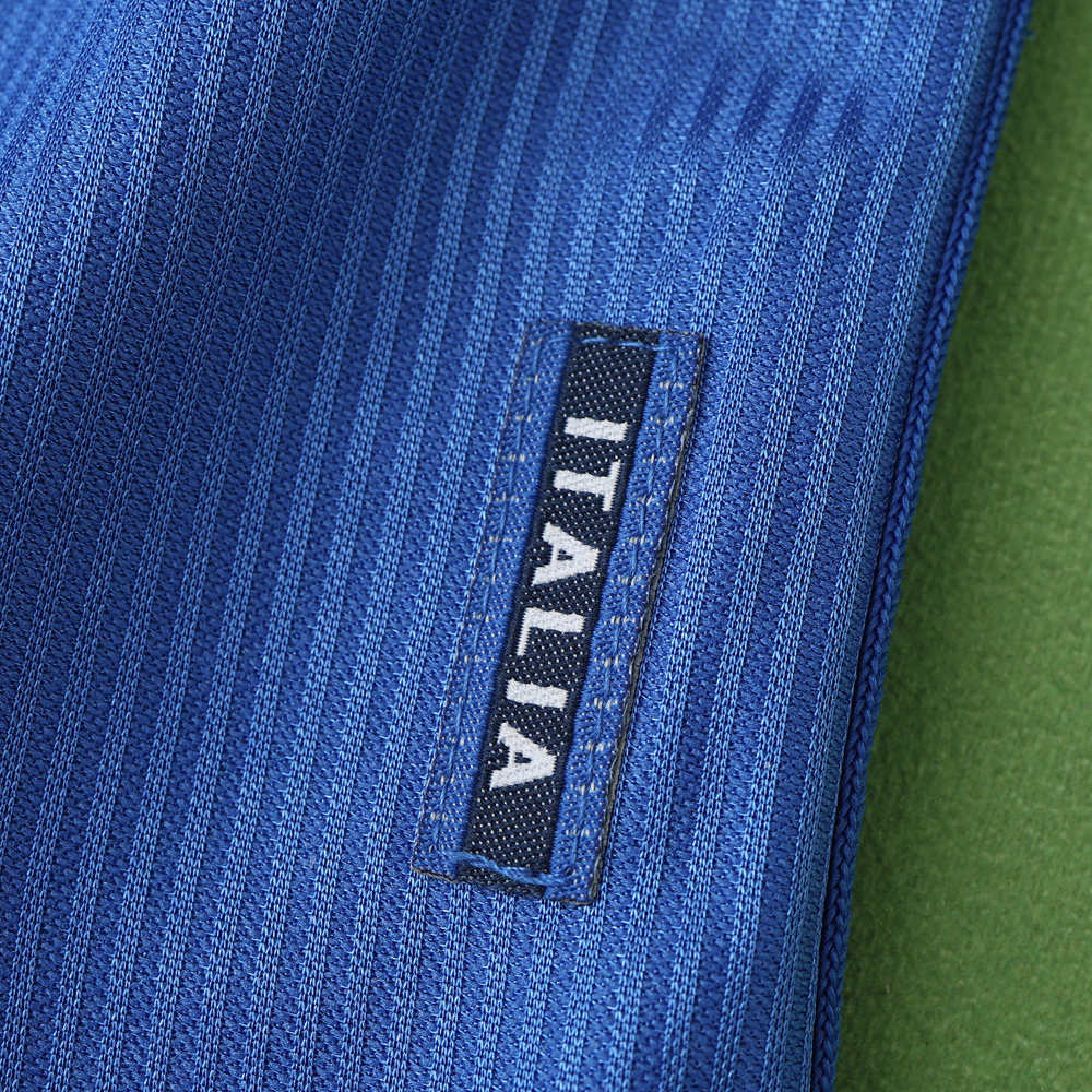 1998 season Italy home retro Fan version