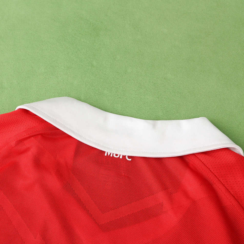 1011 season Manchester United F.C. home retro Fan version