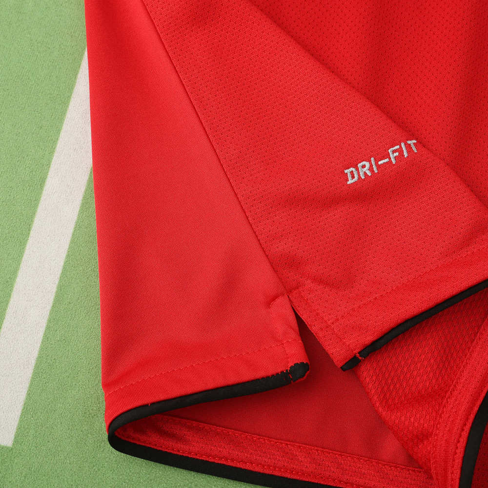 1011 season Manchester United F.C. home retro Fan version