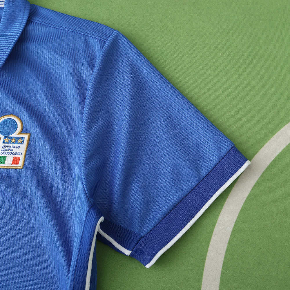 1998 season Italy home retro Fan version
