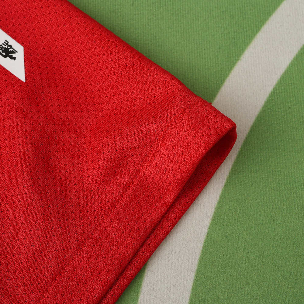 1011 season Manchester United F.C. home retro Fan version