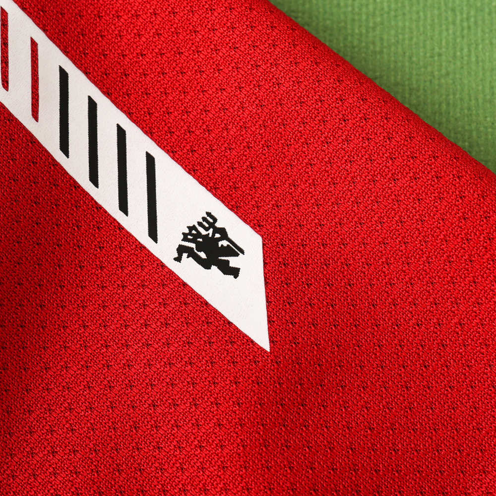 1011 season Manchester United F.C. home retro Fan version