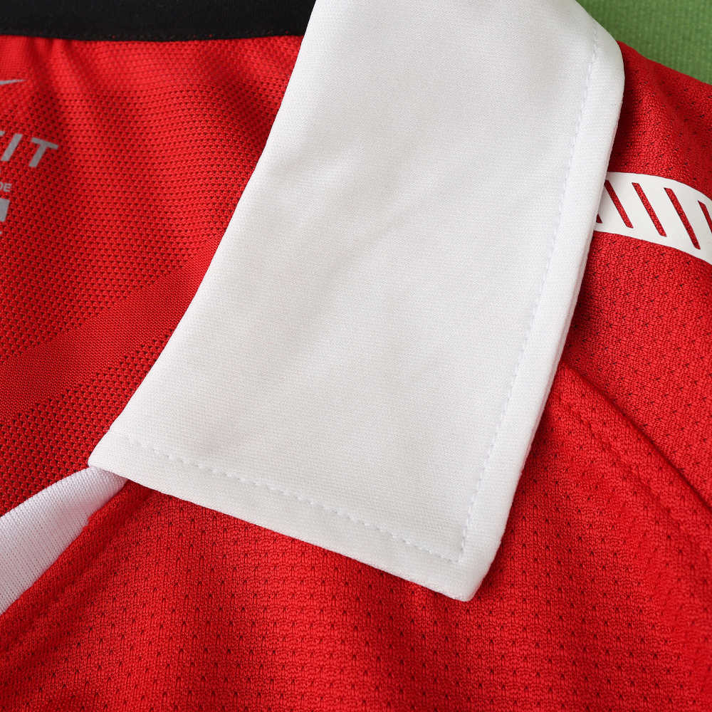1011 season Manchester United F.C. home retro Fan version