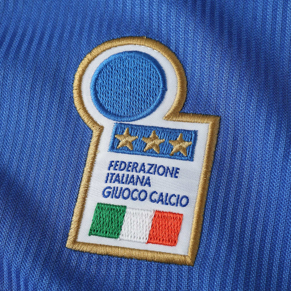 1998 season Italy home retro Fan version