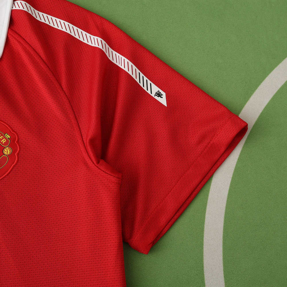 1011 season Manchester United F.C. home retro Fan version