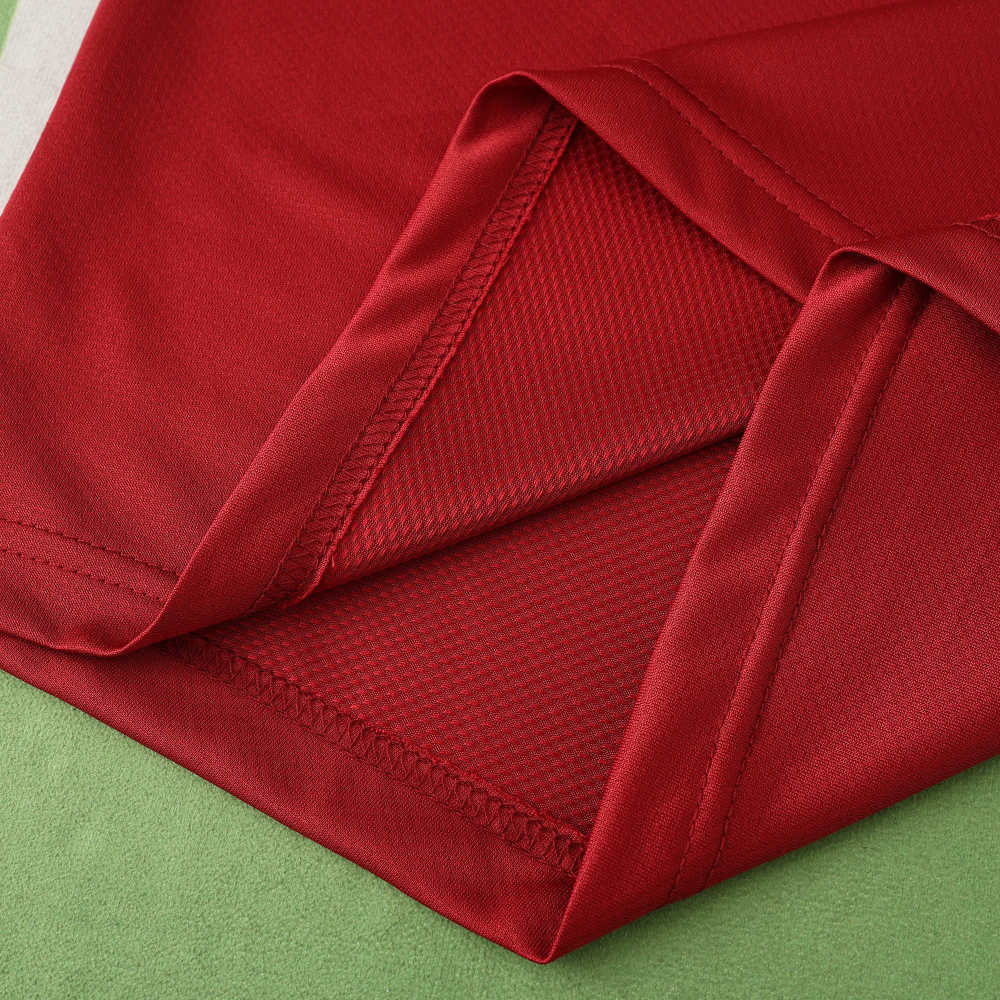 2006 season Portugal home retro Fan version