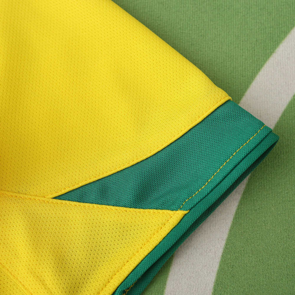 2004 season Brazil home retro Fan version