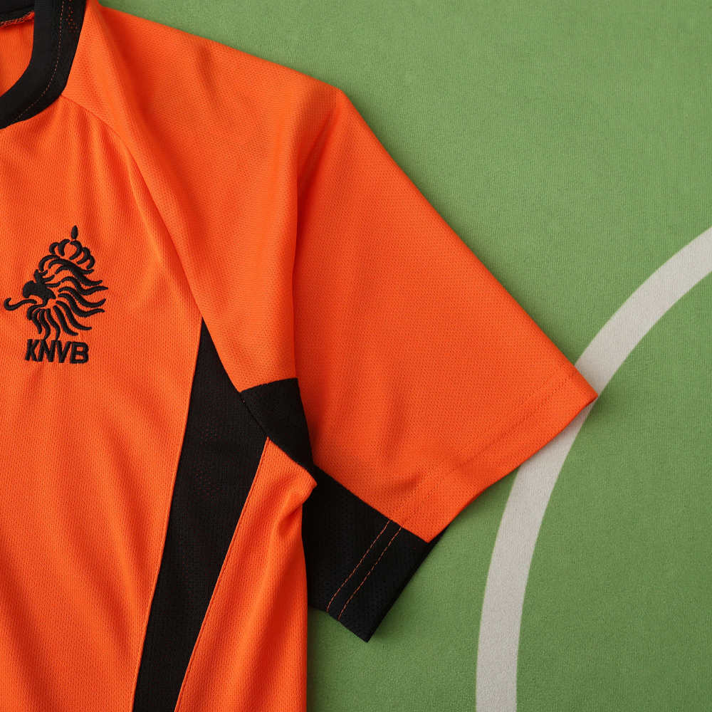 2002 season the Netherlands home retro Fan version