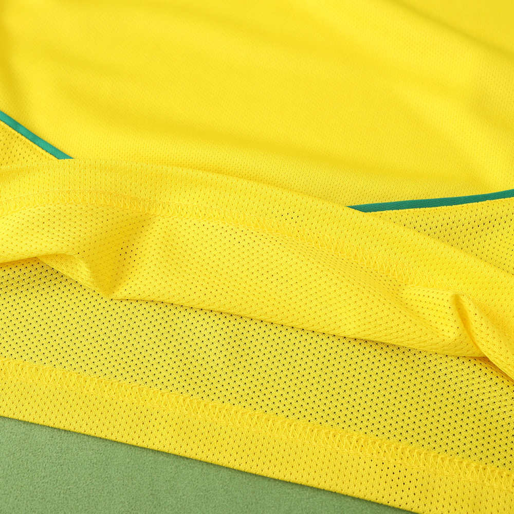 2004 season Brazil home retro Fan version