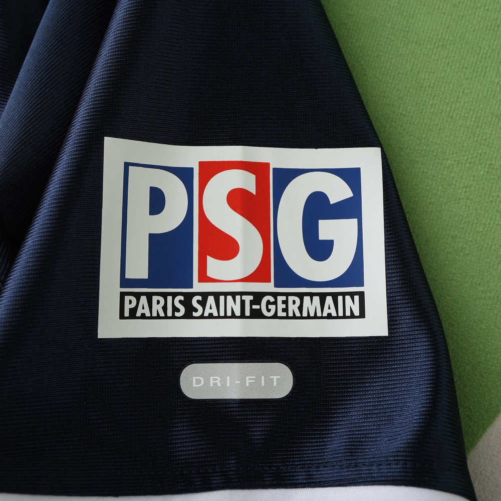 2001 season Paris Saint-Germain F.C. home retro Fan version