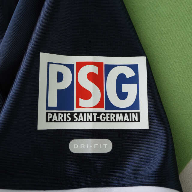 2001 season Paris Saint-Germain F.C. home retro Fan version