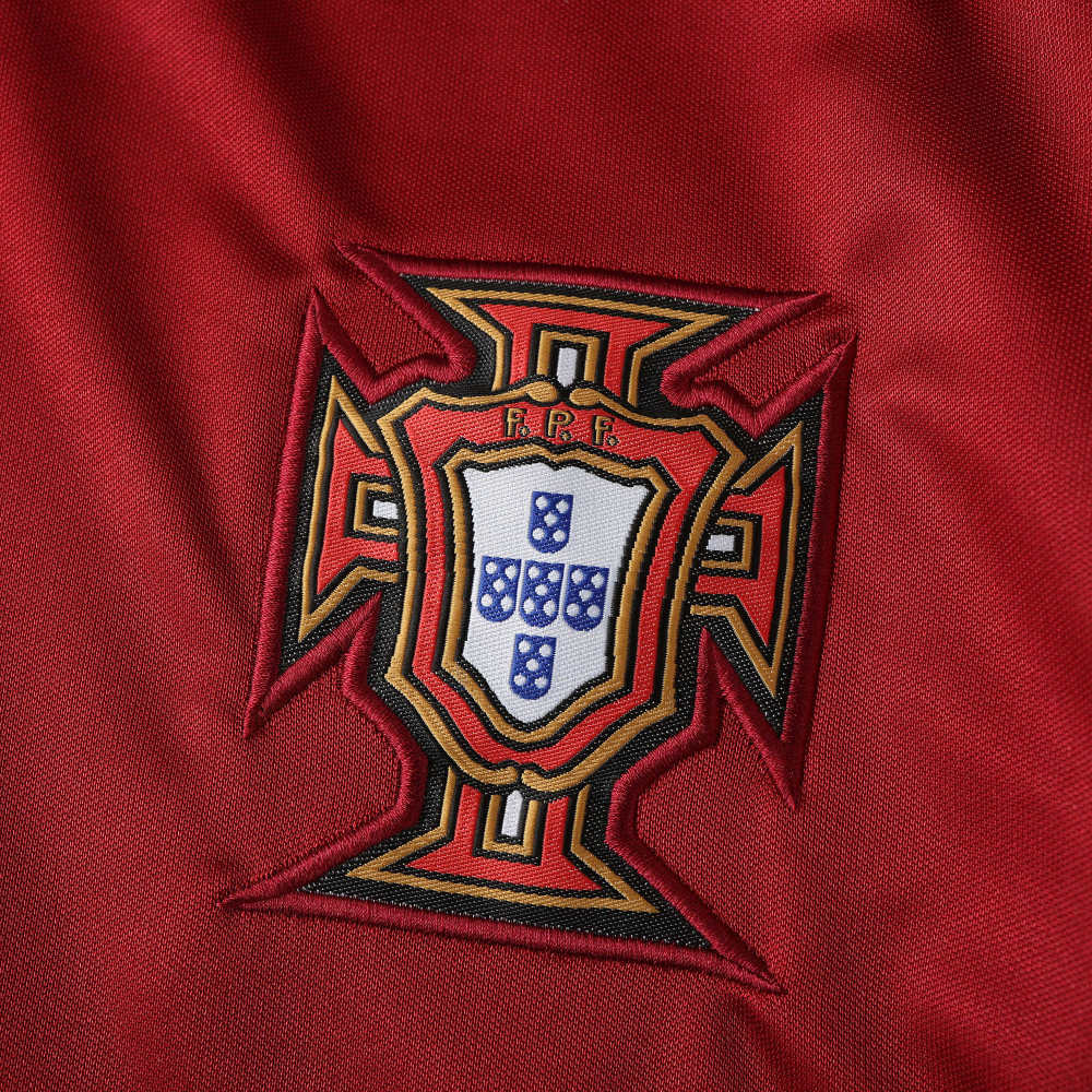 1998 season Portugal home retro Fan version