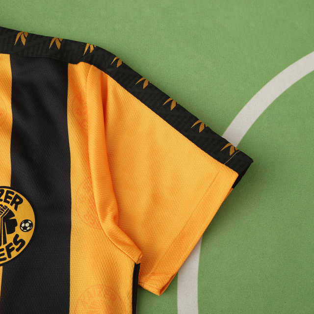 2425 season KaizerChiefsFC home retro Fan version