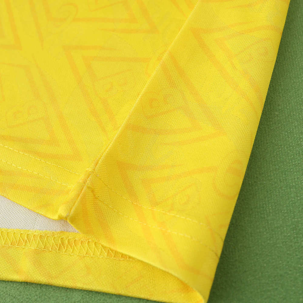 9193 season Brazil home retro Fan version