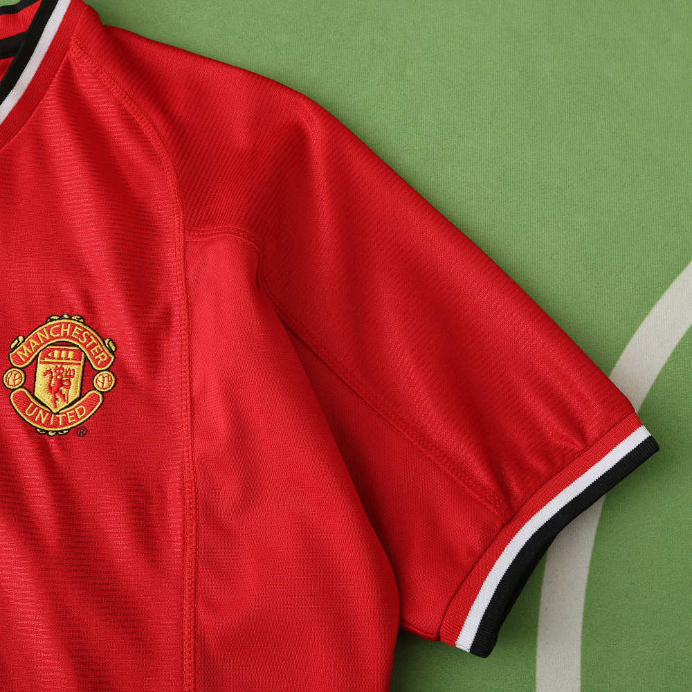 0002 season Manchester United F.C. home retro Fan version