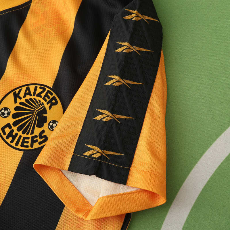 2425 season KaizerChiefsFC home retro Fan version
