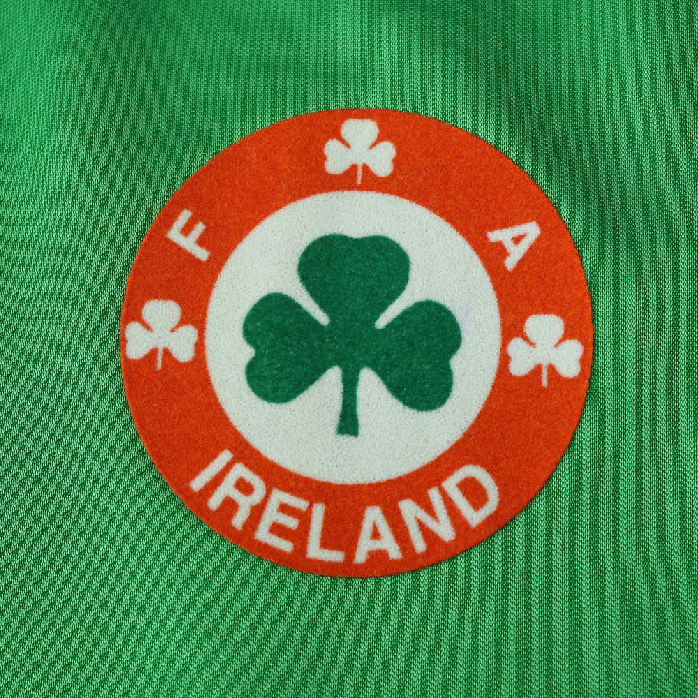 8890 season Ireland home retro Fan version