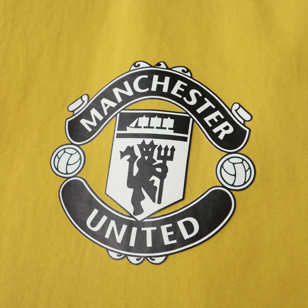 2425 Manchester United F.C. Wear on both sides windbreaker