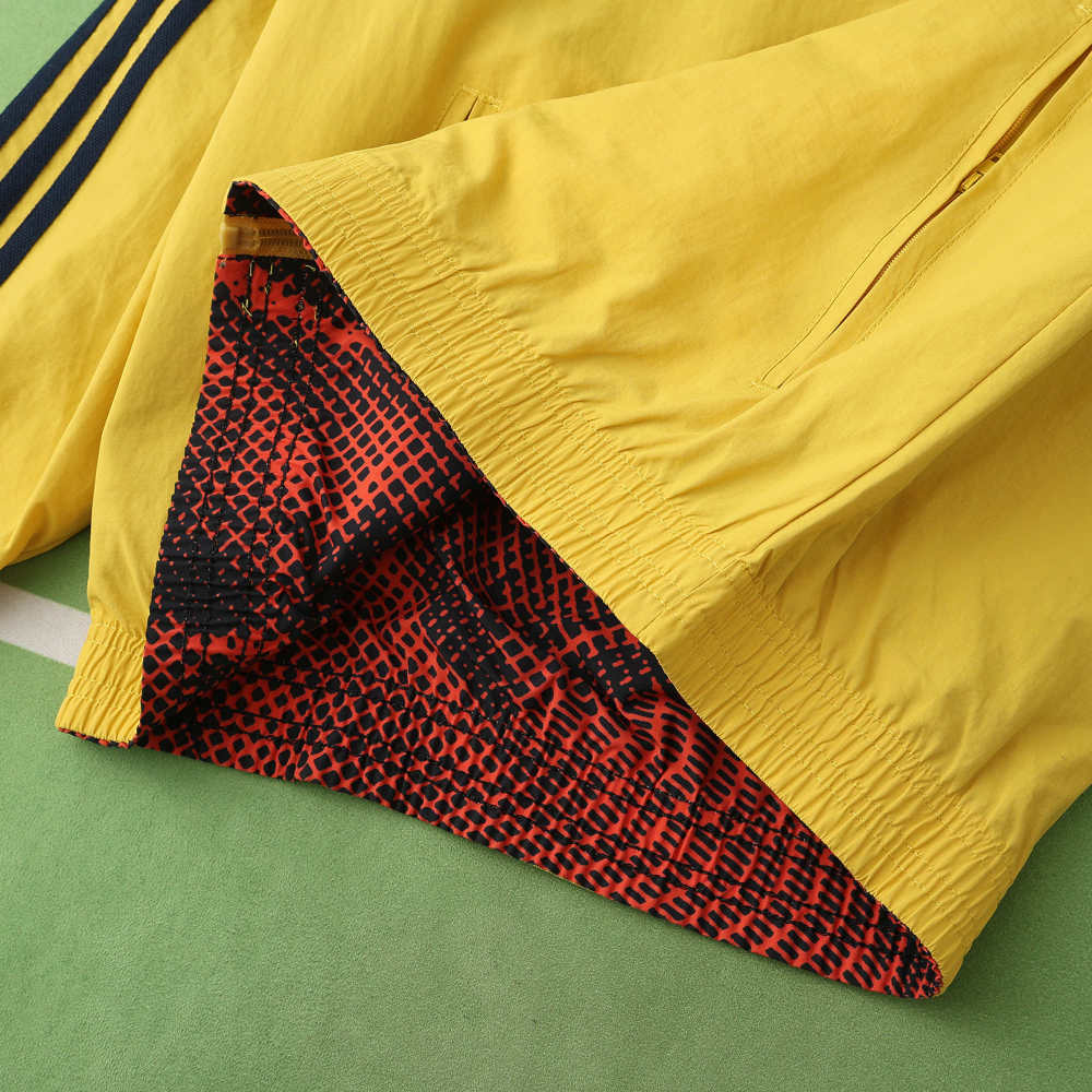 2425 Manchester United F.C. Wear on both sides windbreaker