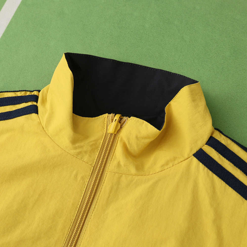 2425 Manchester United F.C. Wear on both sides windbreaker