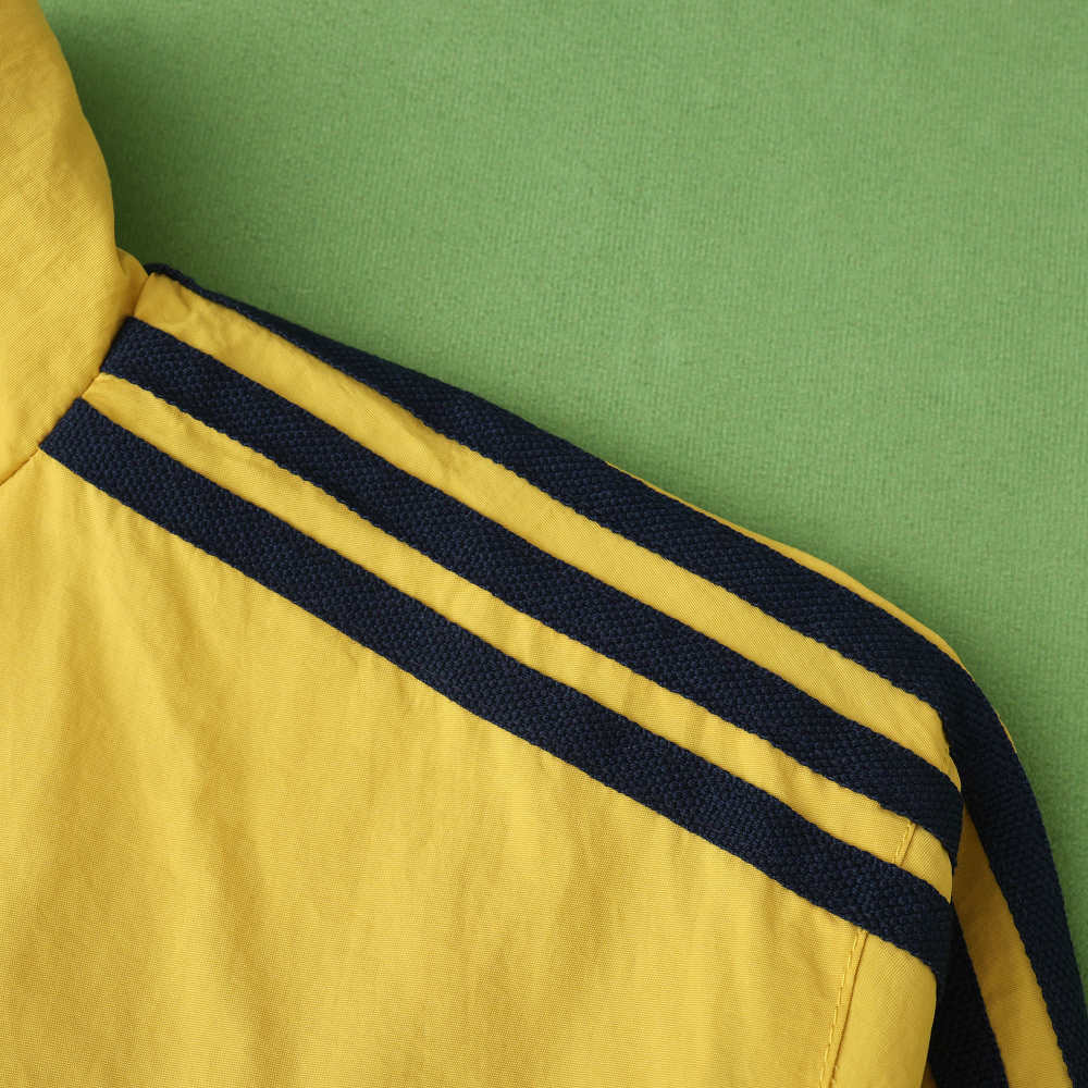 2425 Manchester United F.C. Wear on both sides windbreaker
