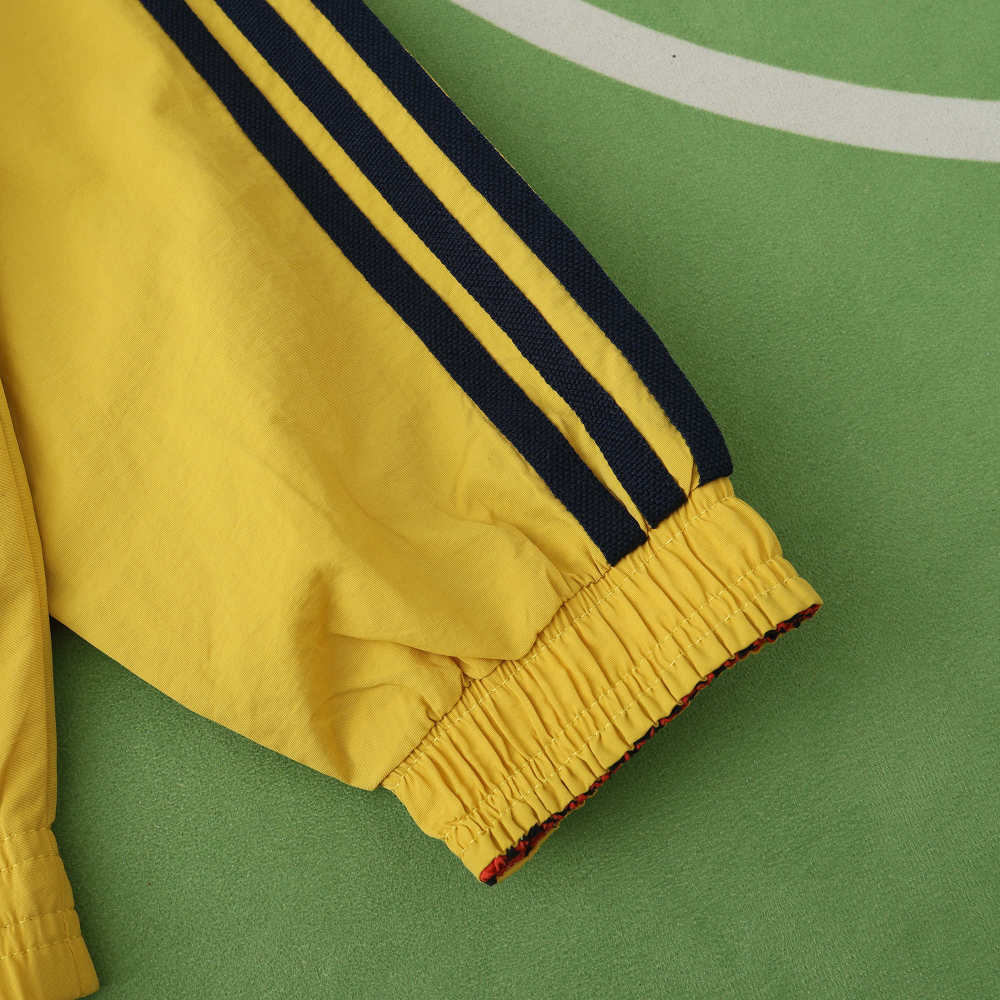 2425 Manchester United F.C. Wear on both sides windbreaker