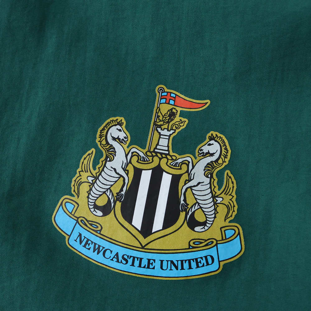 2425 Newcastle United F.C. Wear on both sides windbreaker