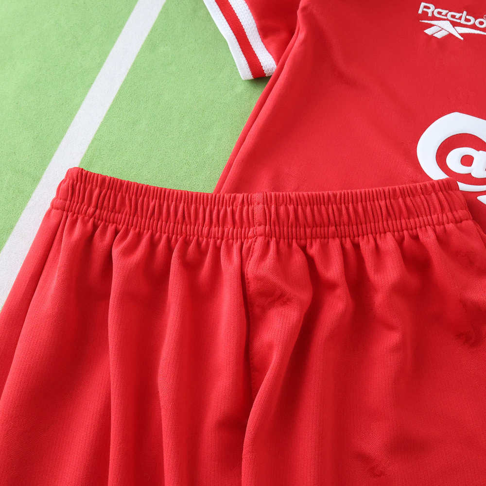 9697 Liverpool F.C. home retro Kids kit