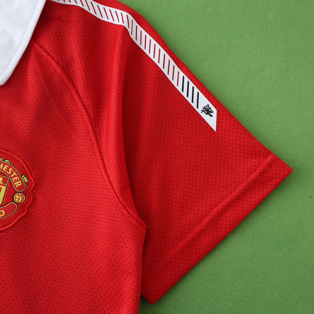 1011 Manchester United F.C. home retro Kids kit