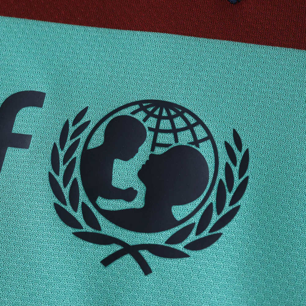 1011 FC Barcelona / Barça away retro Kids kit