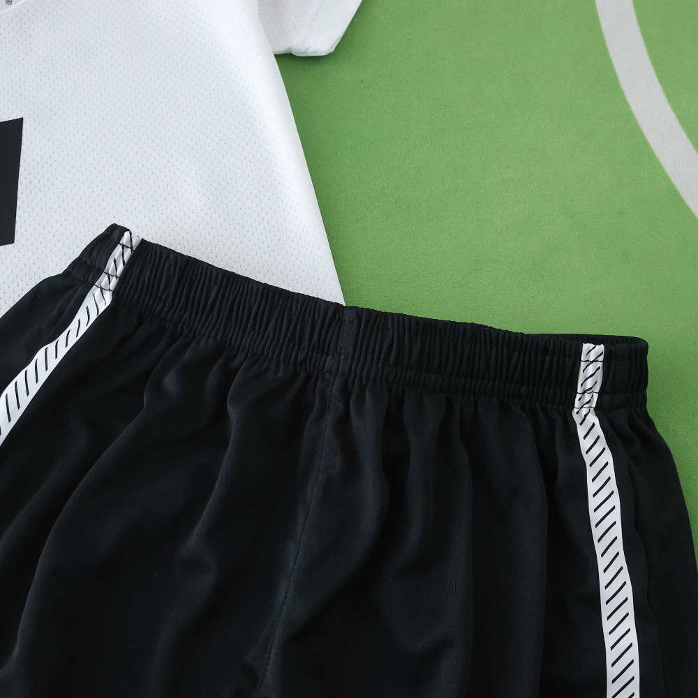 1112 Manchester United F.C. away retro Kids kit