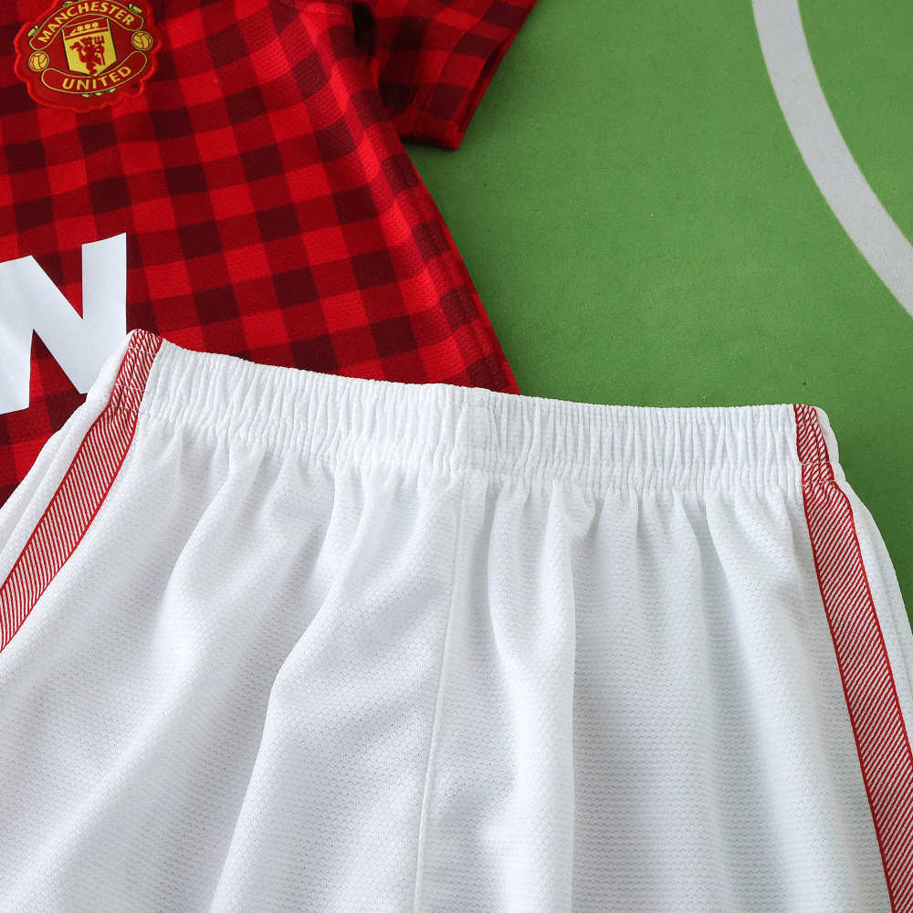 1213 Manchester United F.C. home retro Kids kit