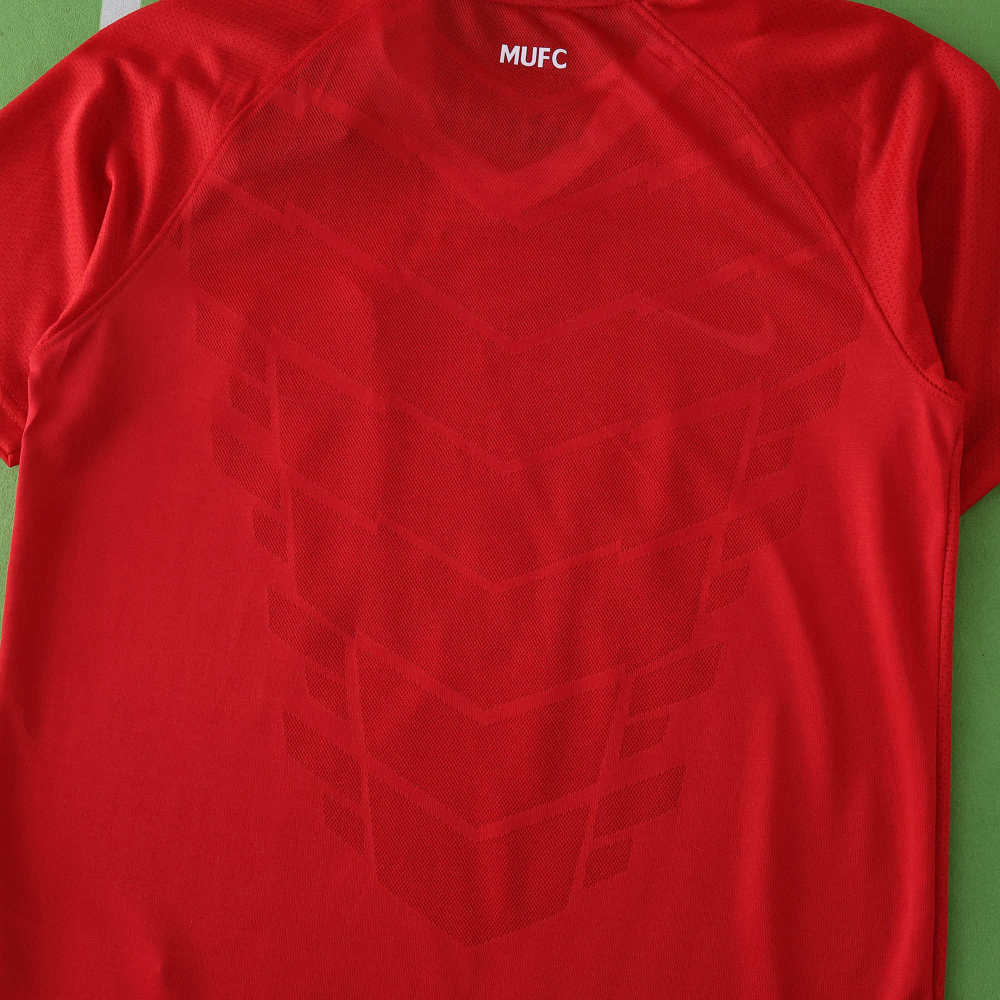 1011 Manchester United F.C. home retro Kids kit