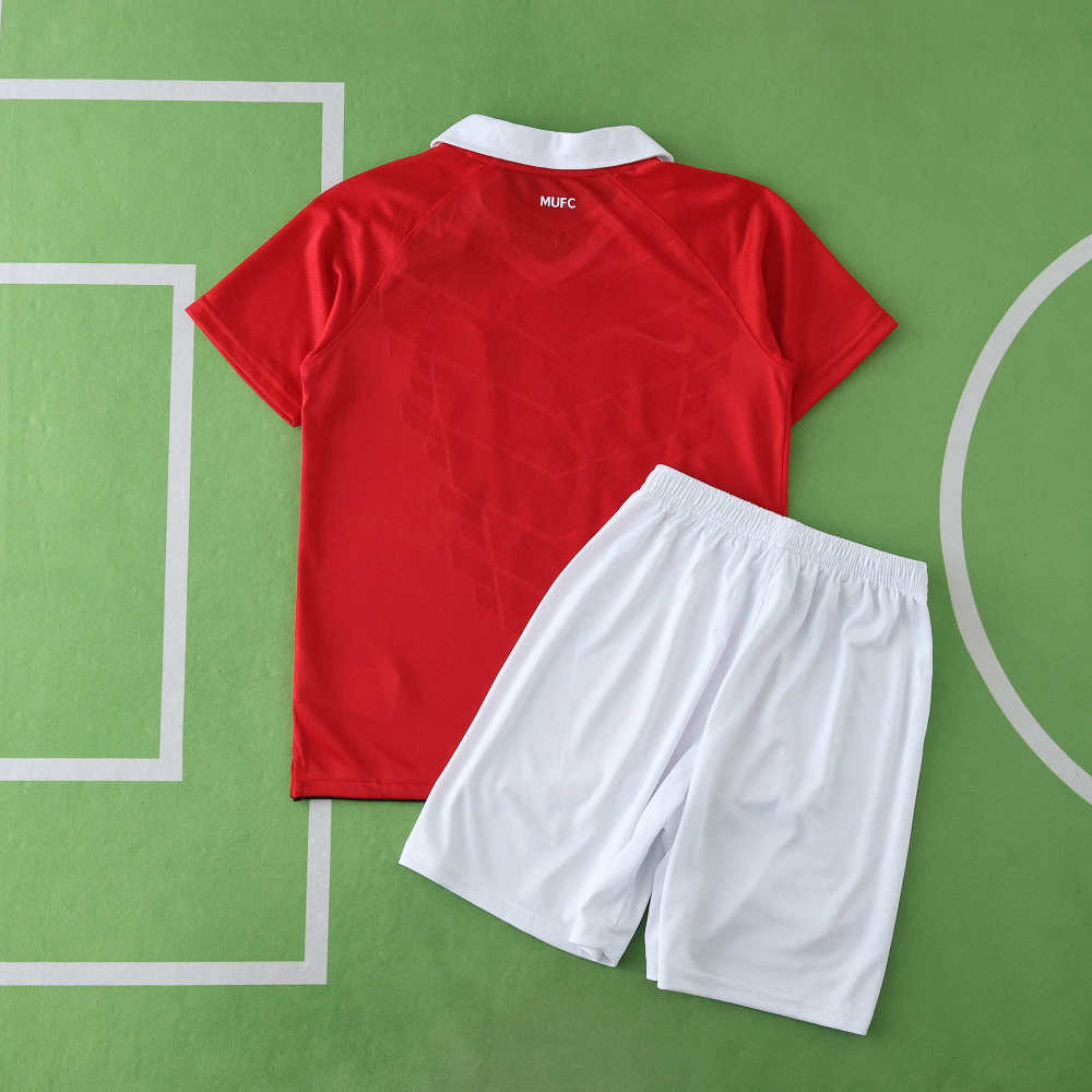1011 Manchester United F.C. home retro Kids kit