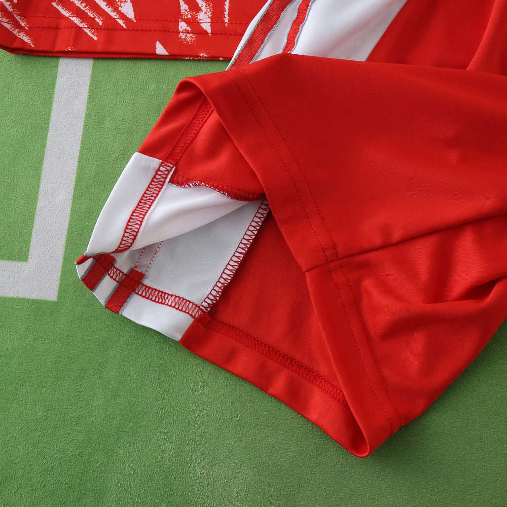 8991 Liverpool F.C. home retro Kids kit