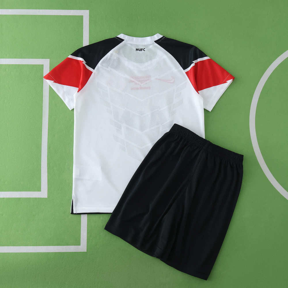 1112 Manchester United F.C. away retro Kids kit