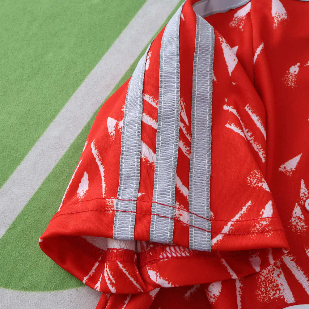 8991 Liverpool F.C. home retro Kids kit