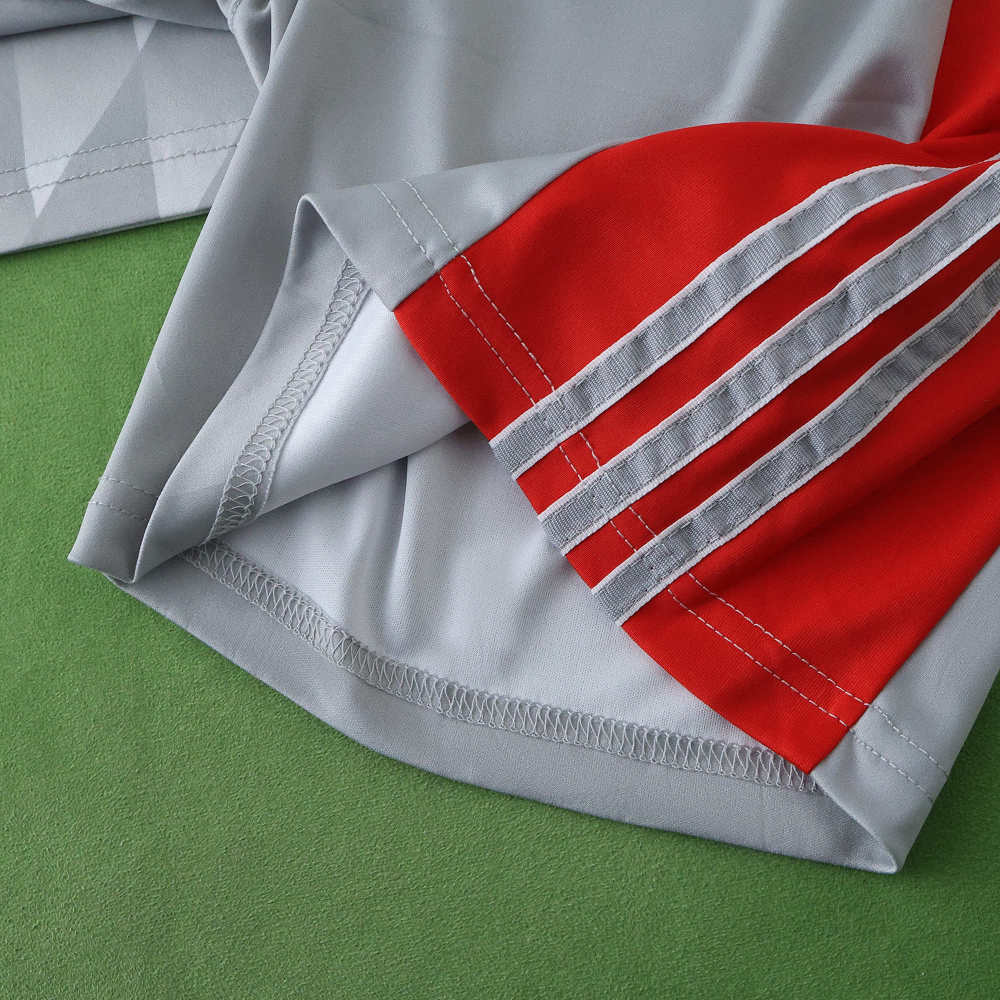 8991 Liverpool F.C. away retro Kids kit