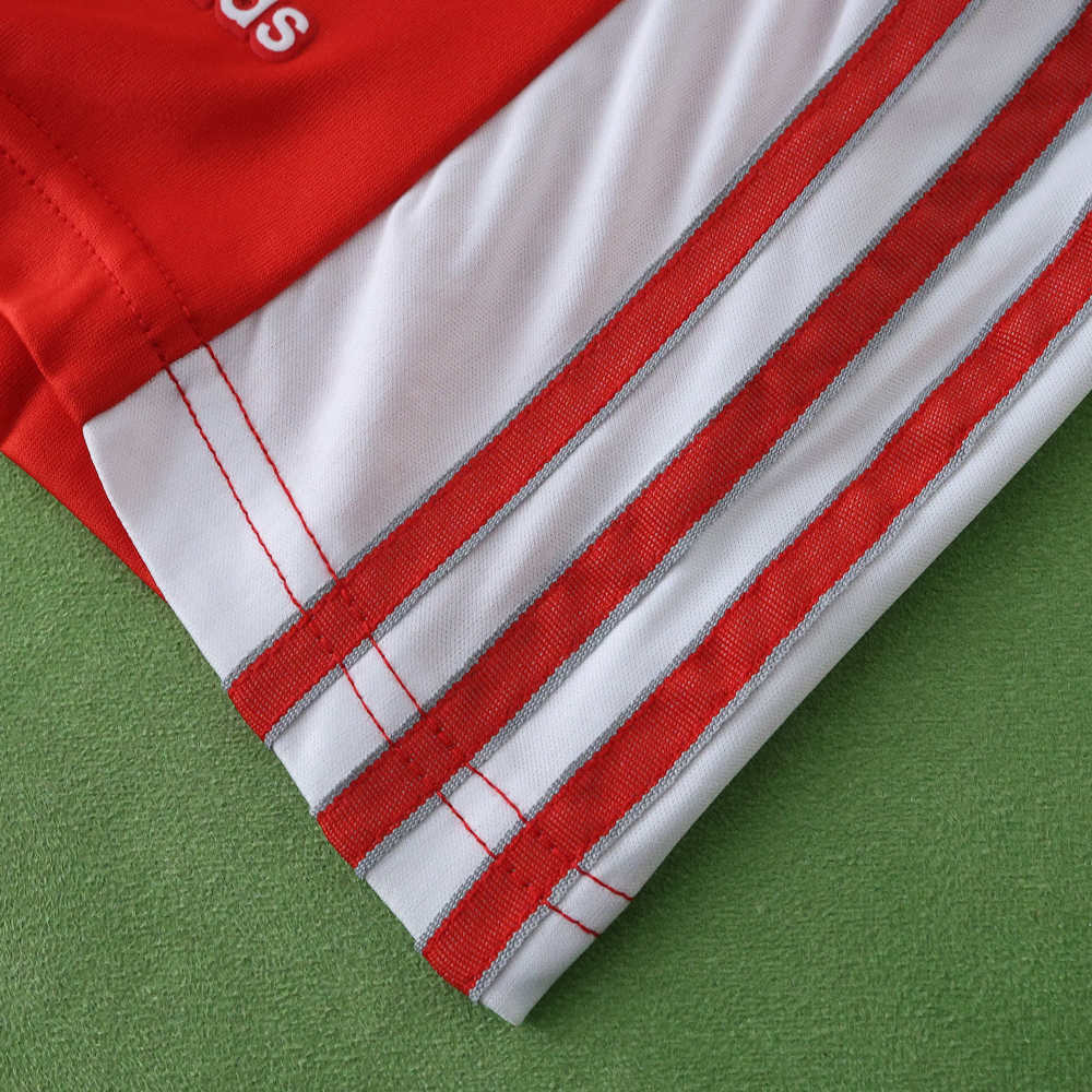 8991 Liverpool F.C. home retro Kids kit