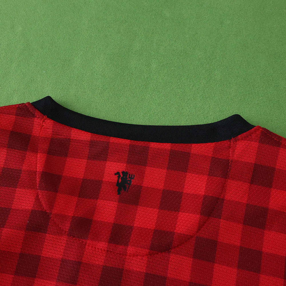 1213 Manchester United F.C. home retro Kids kit